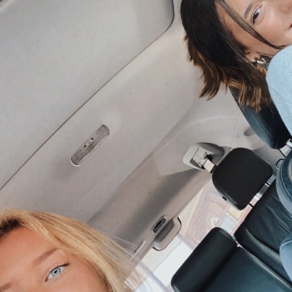 Meet your Posher, Taylor - Picture 1 of 1